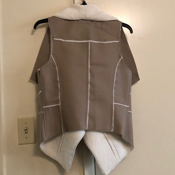 Haute Monde Faux suede Vest - Picture 3 of 3